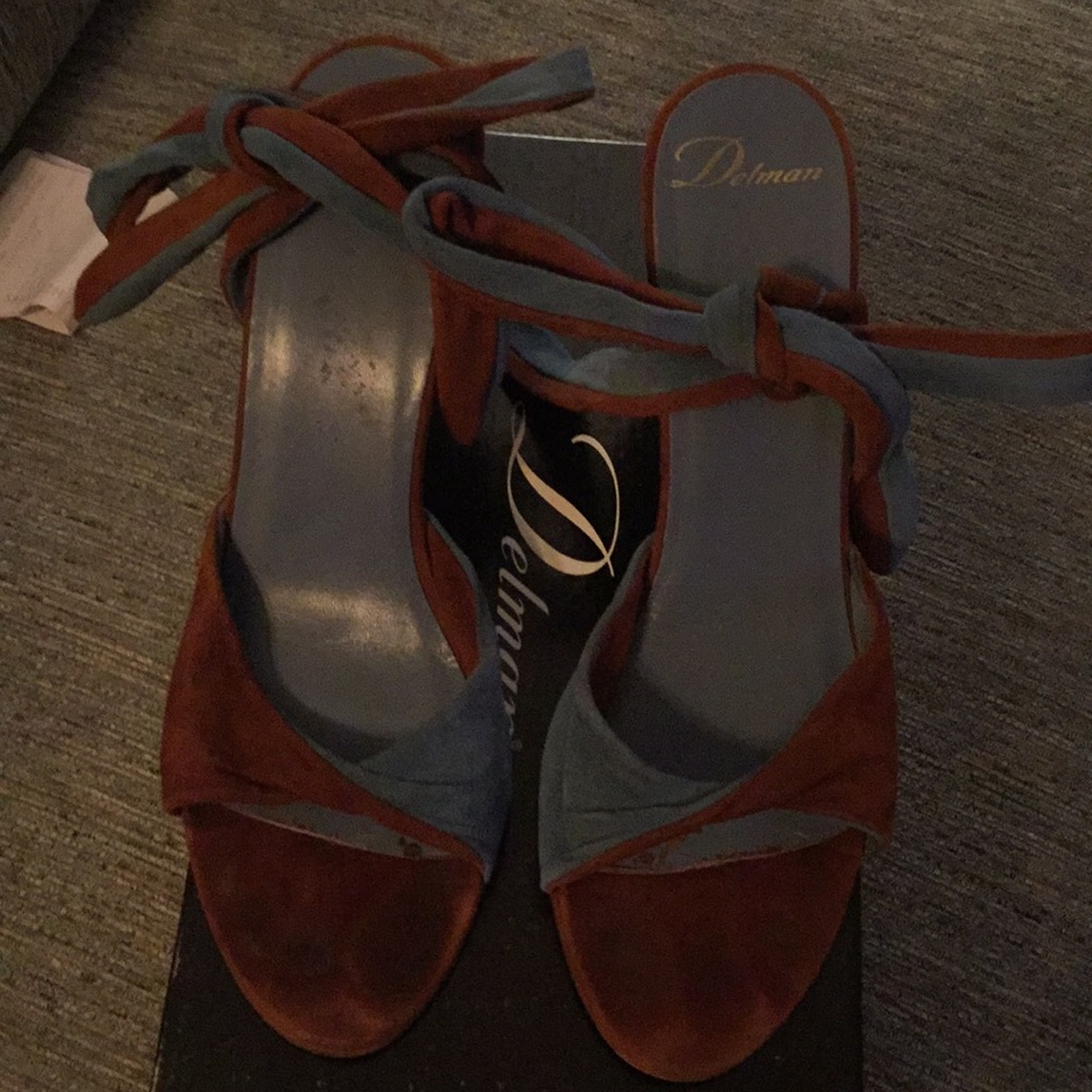 Delman wedges